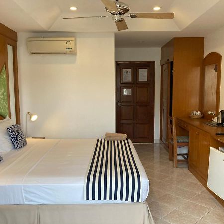 Waree'S Guesthouse Ката Бийч Екстериор снимка