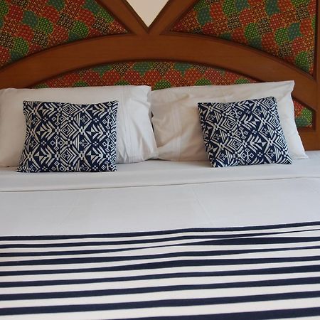 Waree'S Guesthouse Ката Бийч Екстериор снимка