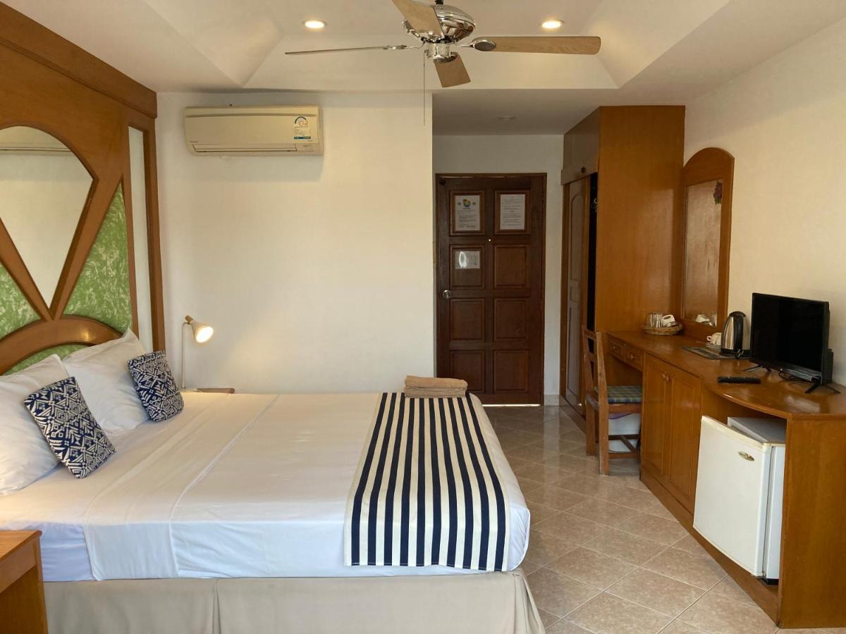 Waree'S Guesthouse Ката Бийч Екстериор снимка