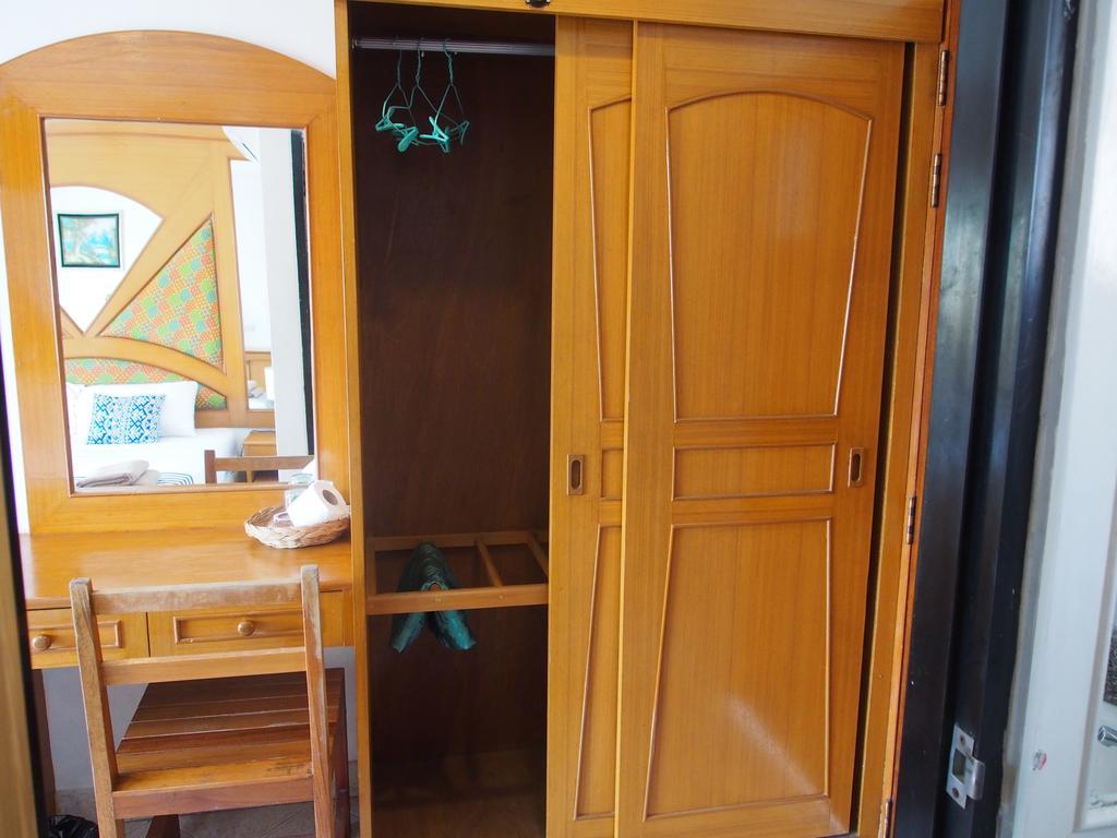 Waree'S Guesthouse Ката Бийч Екстериор снимка