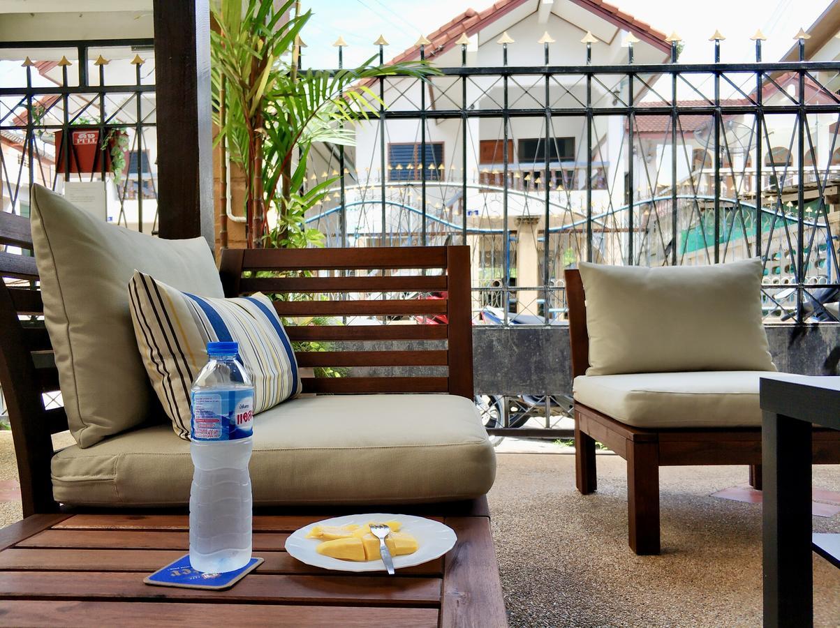 Waree'S Guesthouse Ката Бийч Екстериор снимка