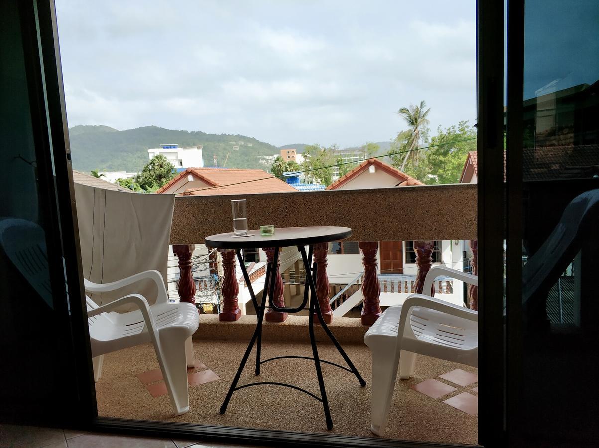 Waree'S Guesthouse Ката Бийч Екстериор снимка