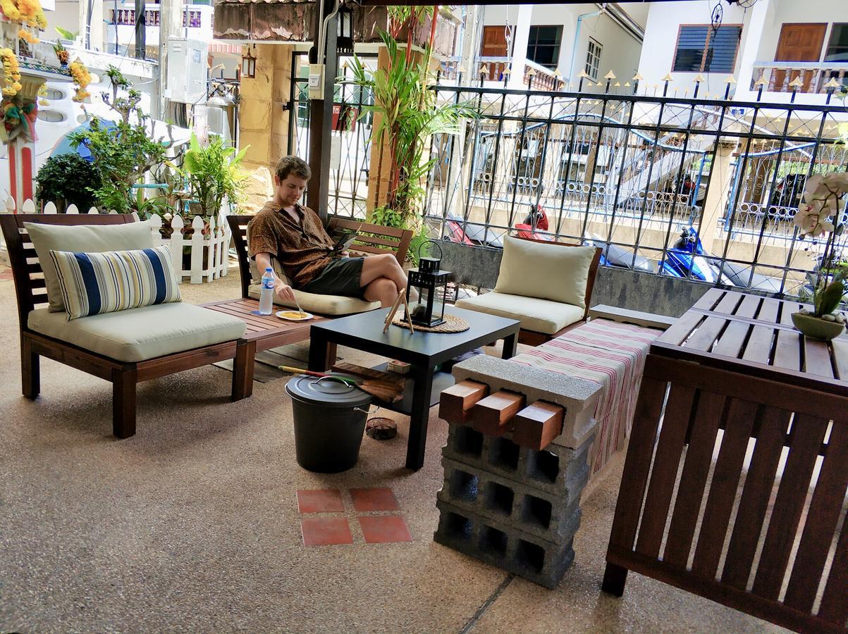 Waree'S Guesthouse Ката Бийч Екстериор снимка