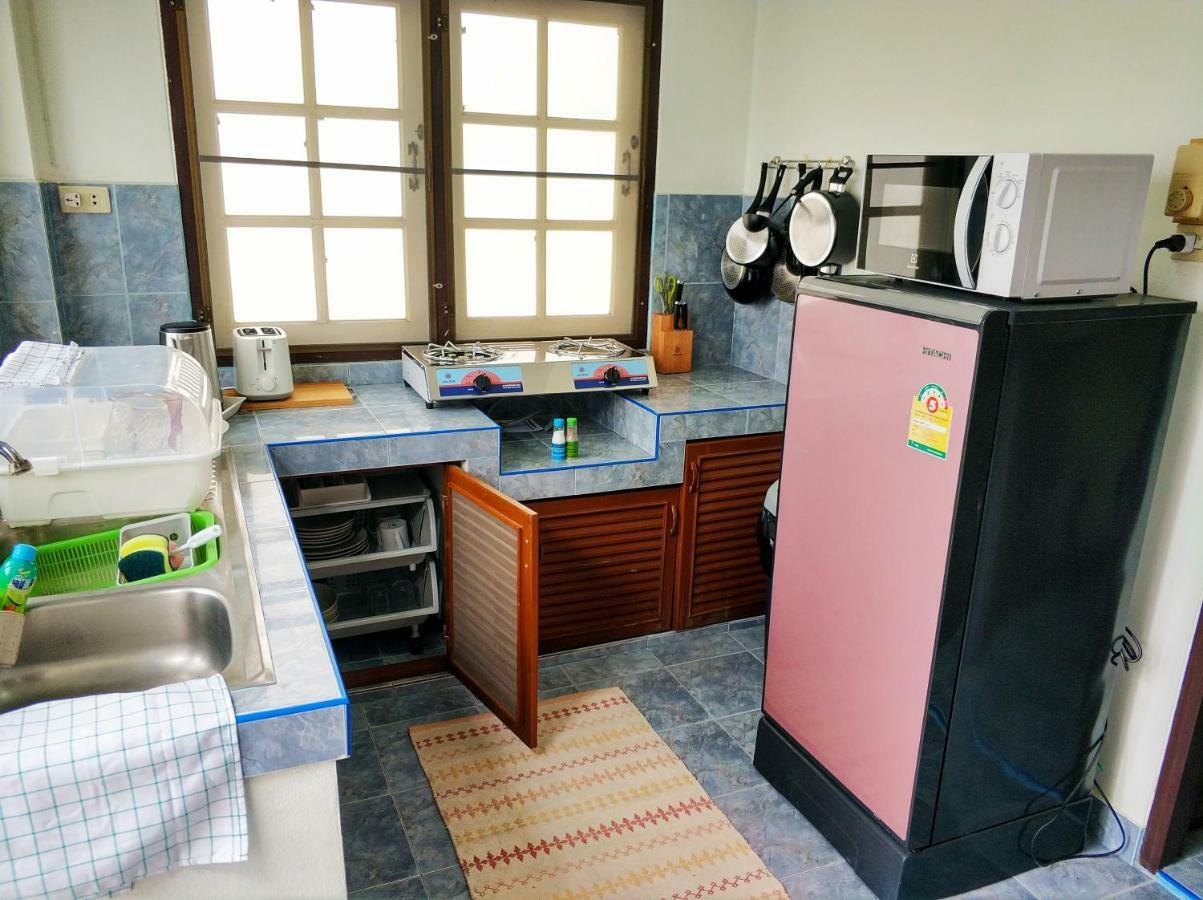Waree'S Guesthouse Ката Бийч Екстериор снимка