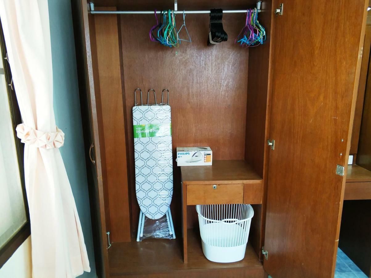 Waree'S Guesthouse Ката Бийч Екстериор снимка