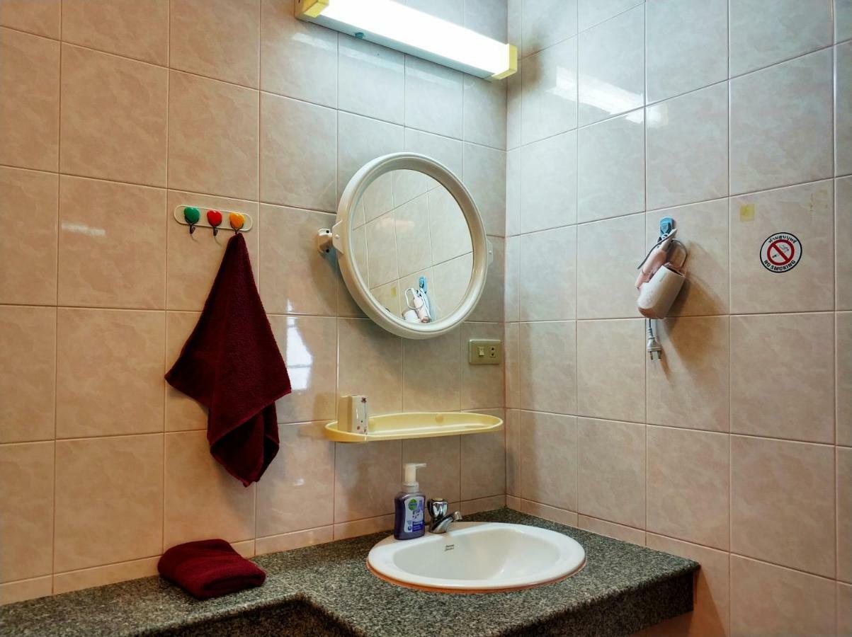 Waree'S Guesthouse Ката Бийч Екстериор снимка