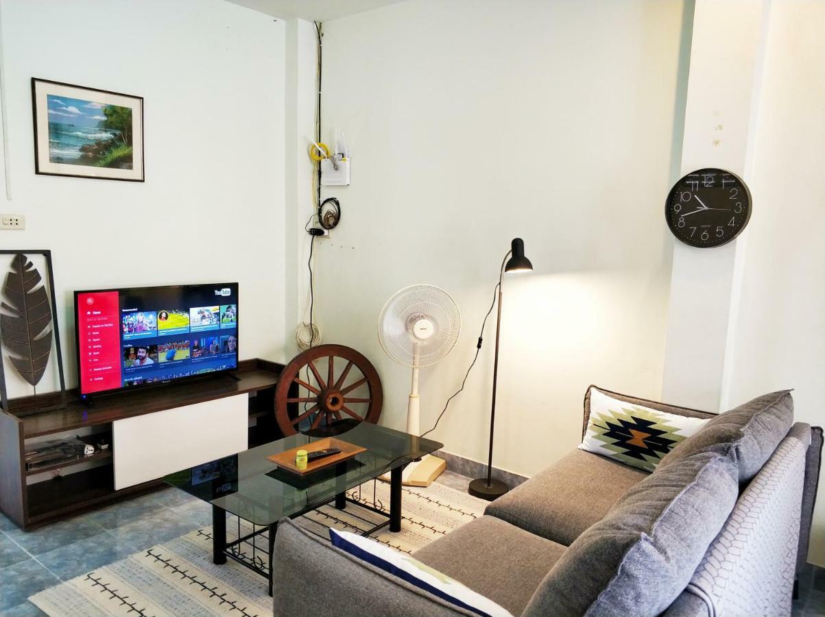 Waree'S Guesthouse Ката Бийч Екстериор снимка