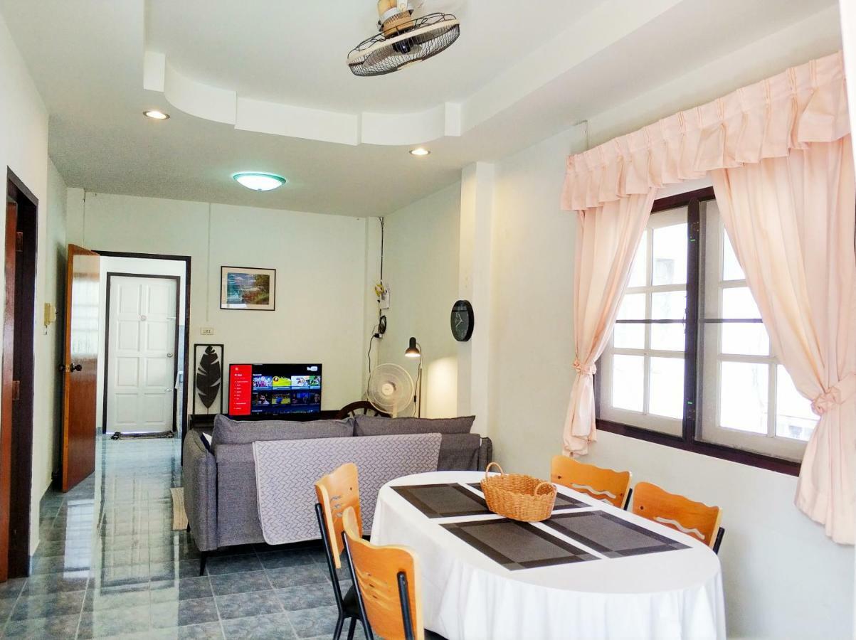 Waree'S Guesthouse Ката Бийч Екстериор снимка